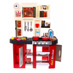 Kuchyňa + chladnička a vodovodný kohútik